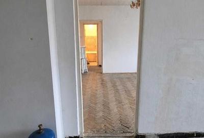 Apartament cu 2 camere nedecomandat în Central