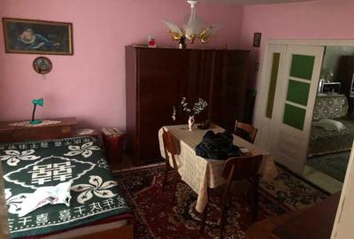 Casă cu 3 camere în Central