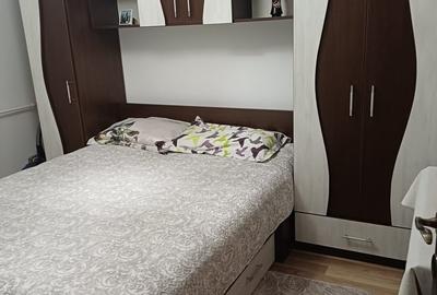 Apartament cu 3 camere semidecomandat în Sălaj
