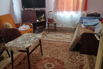 Apartament cu 3 camere decomandat în Exterior Vest