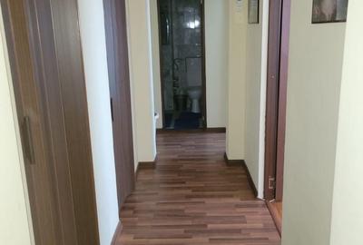 Apartament cu 3 camere decomandat în Vest