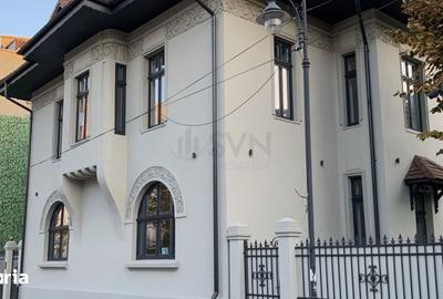 Casă cu 6 camere cu Teren 474 Mp în Romană