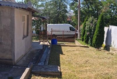 Casă cu 2 camere în Central