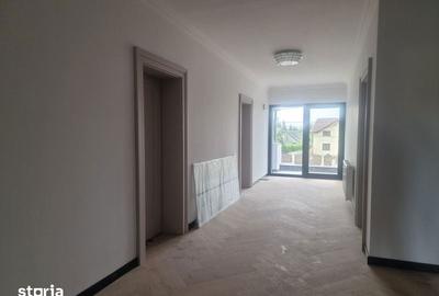 Casă cu 4 camere cu Teren 510 Mp în Central - 2