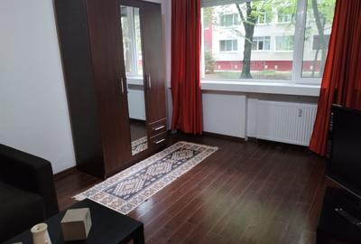 Garsonieră decomandată în Berceni
