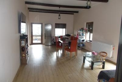 Casă individuală cu 5 camere cu Teren 780 Mp în Peciu Nou