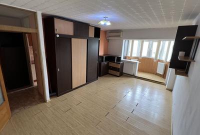 Garsonieră decomandată, mobilată în Lujerului