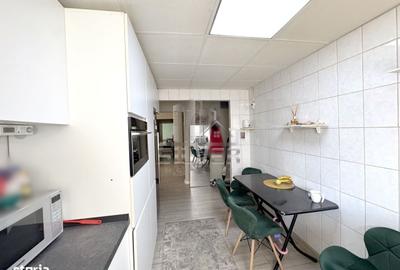 Apartament cu 4 camere în Florești