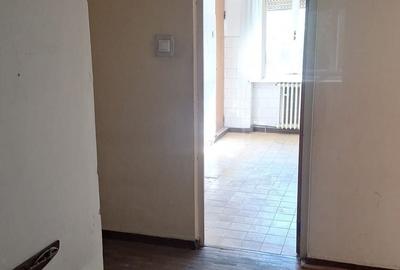 Apartament cu 3 camere decomandat în Valea Borcutului