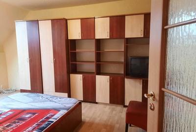 Garsonieră decomandată în Decebal