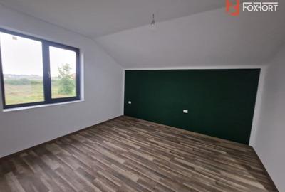 Duplex cu 4 camere cu Canalizare în Moșnița Veche - 1