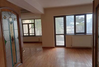 Casă cu 4 camere în Central - 8
