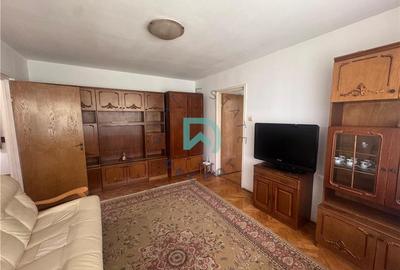 Apartament cu 2 camere semidecomandat în Centrul Civic