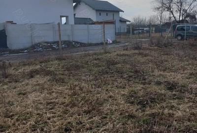Teren de 650 mp, în Stupini