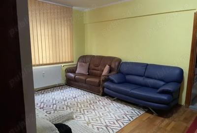 Apartament cu 3 camere, mobilat în Vatra Luminoasă
