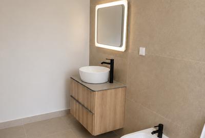 Casă individuală cu 5 camere cu Canalizare în Central - 9