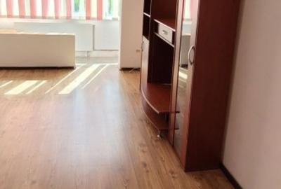 Apartament cu 2 camere decomandat în Tractorul - 7