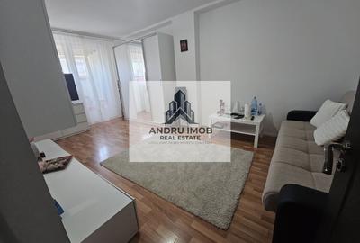 Apartament cu 3 camere decomandat în Dristor