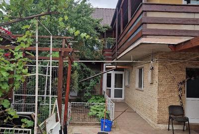 Casă cu 10 camere cu Teren 300 Mp în Central - 7
