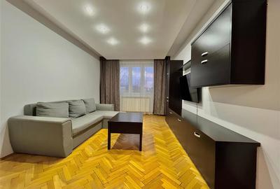 Apartament cu 3 camere semidecomandat, mobilat în Vlahuță