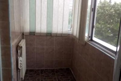 Apartament cu 3 camere decomandat în Tineretului
