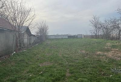 Casă cu 3 camere cu Teren 1300 Mp în Central