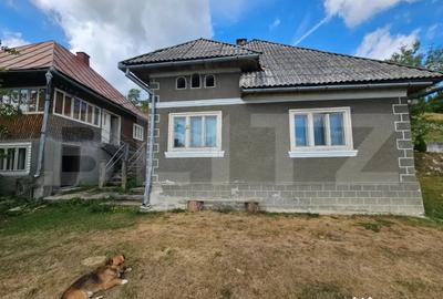 Casă cu 7 camere cu Teren 1855 Mp în Tomuțești
