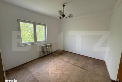 Apartament cu 3 camere semidecomandat în Nord