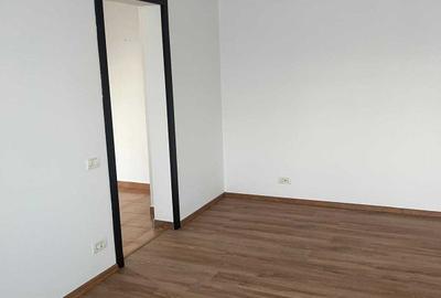Apartament cu 3 camere semidecomandat în Militari