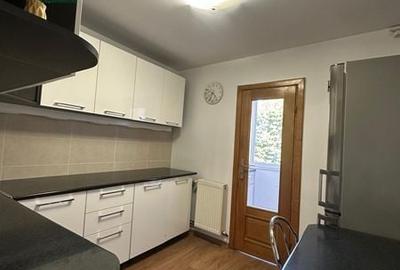 Apartament cu 3 camere în Lunei