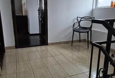Apartament cu 2 camere decomandat în Vânători - 2