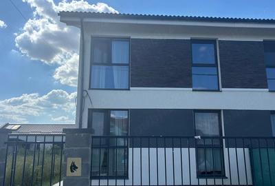 Casă cu 4 camere cu Teren 310 Mp în Moșnița Nouă