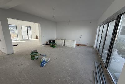 Casă cu 4 camere în Central