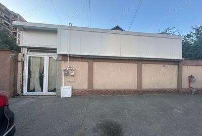 Spațiu comercial, de 50 mp, în Central