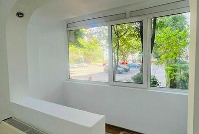 Apartament cu 4 camere decomandat în Tineretului