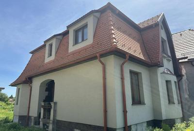 Casă individuală cu 4 camere cu Piscina în Brașovul Vechi - 2