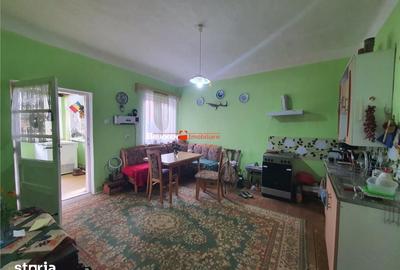 Casă cu 2 camere cu Teren 500 Mp în Central