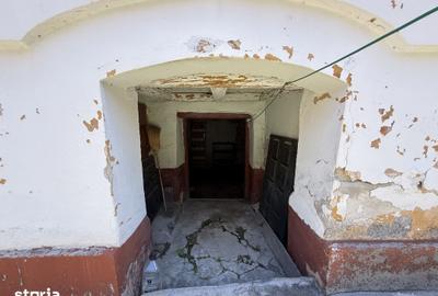 Casă cu 4 camere cu Teren 400 Mp în Poiana Sibiului
