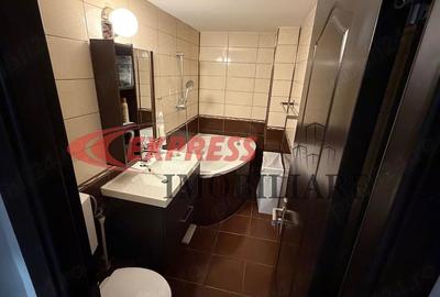 Apartament cu 3 camere decomandat în Vitan
