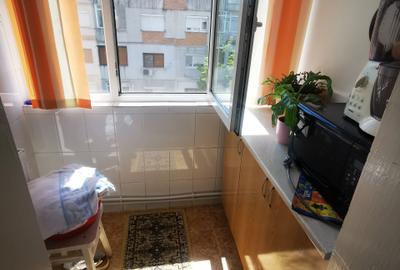 Apartament cu 2 camere decomandat în Micro 17 - 3