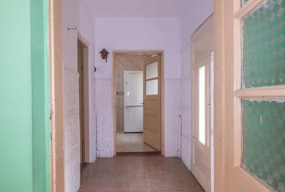 Casă cu 5 camere cu Teren 204 Mp în Central