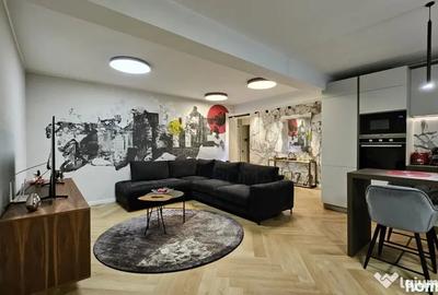 Apartament cu 4 camere semidecomandat în Sud