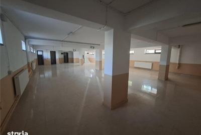 Spațiu comercial, de 215 mp, în Ștefăneștii de Jos