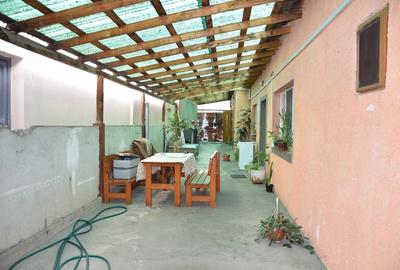 Casă cu 4 camere cu Teren 337 Mp în Central