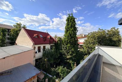 Casă individuală cu 6 camere cu Canalizare în Lacul Tei
