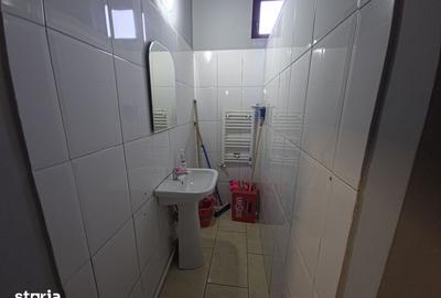 Spațiu comercial, de 80 mp, în Central - 3