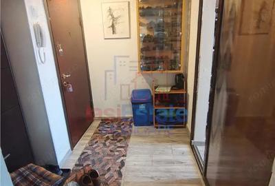 Apartament cu 2 camere semidecomandat în Filiași