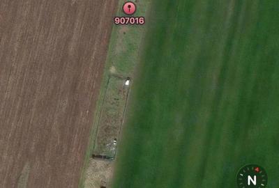 Teren de 400 mp, în Lazu