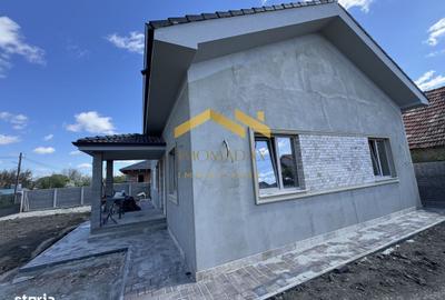 Casă cu 4 camere în Utvin