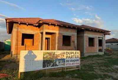Casă cu Teren 385 Mp în Giroc